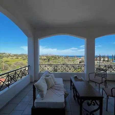 διαμέρισμα με θέα στην πετροθάλασσα, Petrothalassa Sea View *