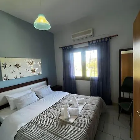 διαμέρισμα με θέα στην πετροθάλασσα, Petrothalassa Sea View *